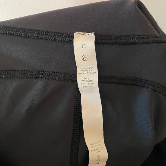 Lululemon Black Invigorate High-Rise Biker Shorts 10" Athletic Women's size 10 - Picture 3 of 12